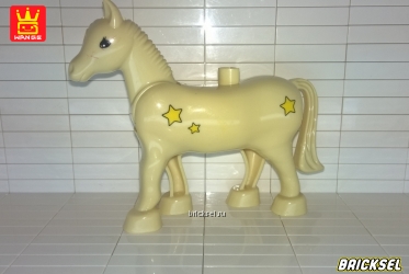 Конь, лошадь с подвижной головой и звездами сбоку бежевая