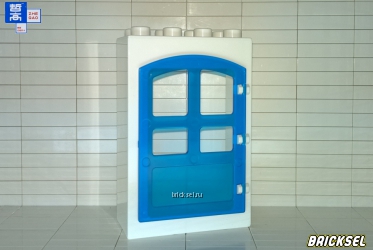 Дверь белая с прозрачной голубой створкой