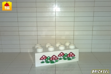 Кубик 2х4 с красными и зелеными грибами белый