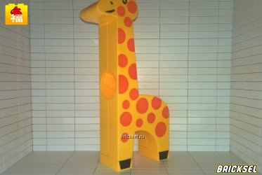 Горка-жираф с оранжевыми пятнышками, с желобом для мячика, можно использовать как часть трека