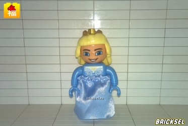 Принцесса с золотой короной в голубой юбке
